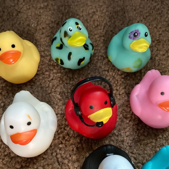 21 Colorful Rubber Ducks - Picture 2 of 4